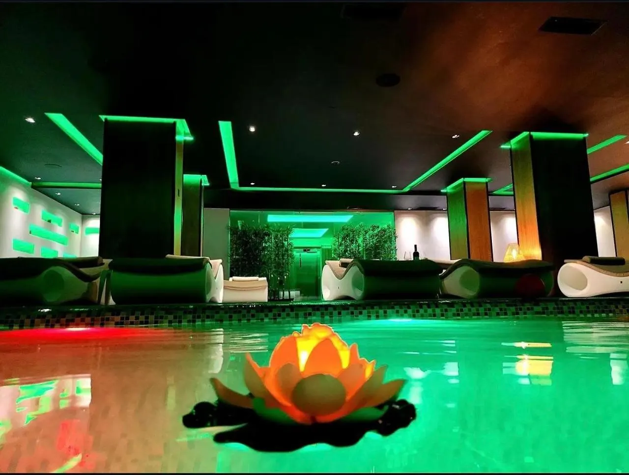 Hotel Henry Resort & Spa Golem