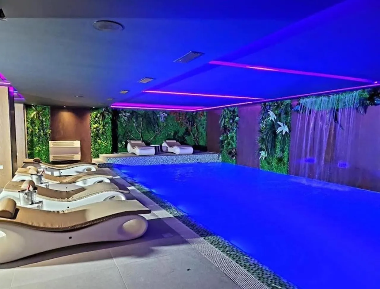 Henry Resort & Spa Golem